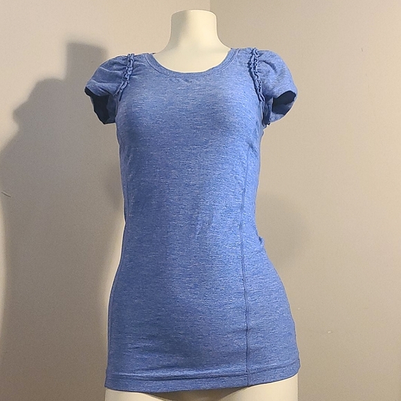 lululemon athletica Tops - Lululemon ruched sleeve top